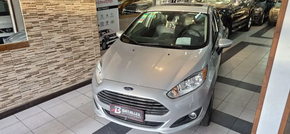 Ford Fiesta Kinetic 1.6 Titanium Powershift 120cv